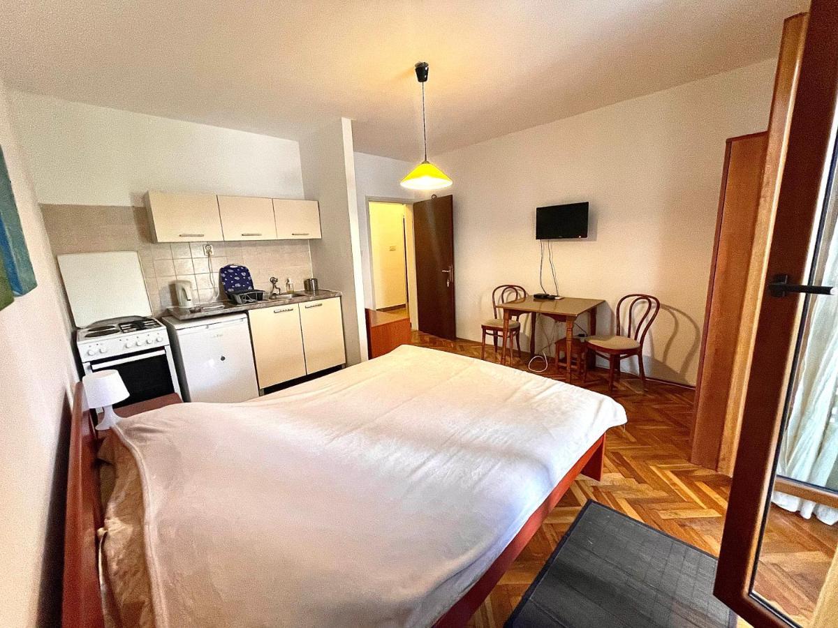 Apartments Maslina Свети-Стефан Экстерьер фото
